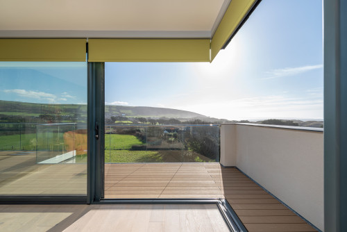 Cornerless sliding doors to luxury penthouse croyde