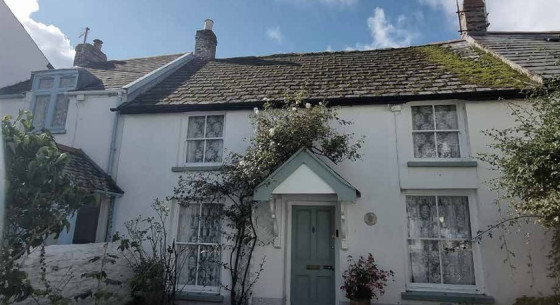 leahs cottage facade